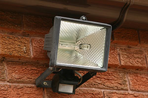 security-light-with-pir-fixed-to-wall